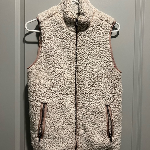 Thread & Supply Soft Gray Sherpa Vest - Picture 1 of 3